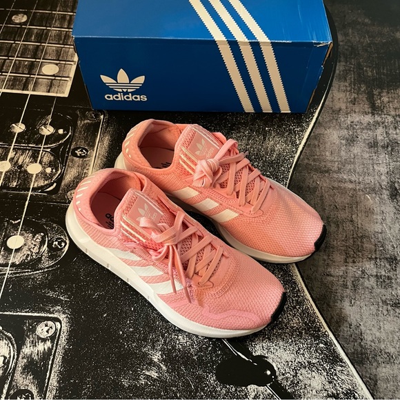 NIB Adidas Swift Run X J - Picture 14 of 15